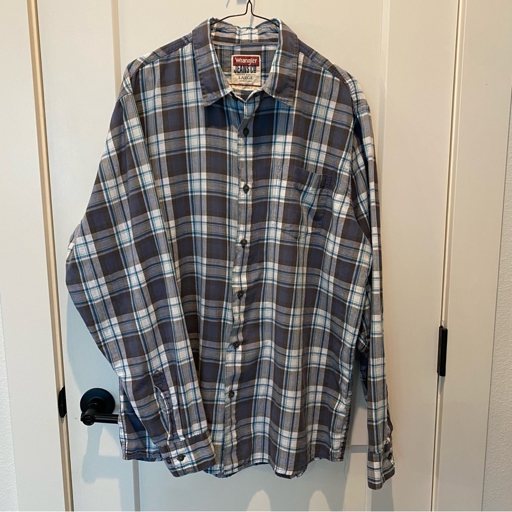 Wrangler Jean Co. Men's Long Sleeve Grey/White Plaid. Large. 100% Cotton.